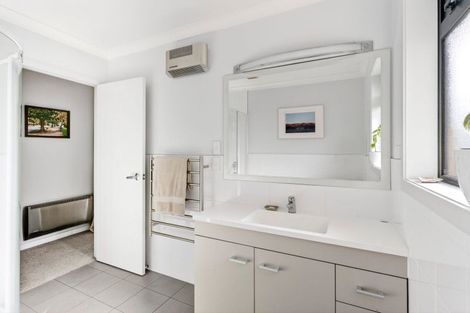 Photo of property in 24 Honiss Place, Cambridge, 3434