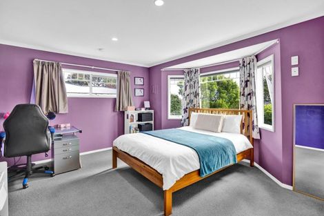 Photo of property in 77 Govett Avenue, Frankleigh Park, New Plymouth, 4310
