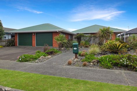 Photo of property in 4 Malthus Place, Foxton Beach, Foxton, 4815