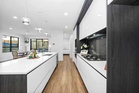 Photo of property in 8 Aklander Rise, Flat Bush, Auckland, 2019