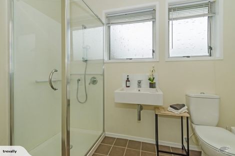 Photo of property in 1 Anna Watson Road, Half Moon Bay, Auckland, 2012