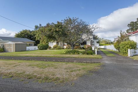 Photo of property in 17 Graham Street, Eltham, 4322