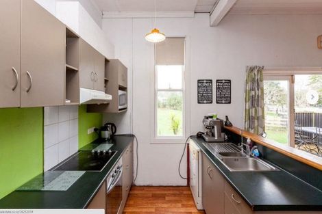 Photo of property in 421a South Road, Omata, New Plymouth, 4374