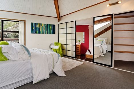 Photo of property in 201 Shaw Road, Titirangi, Auckland, 0604