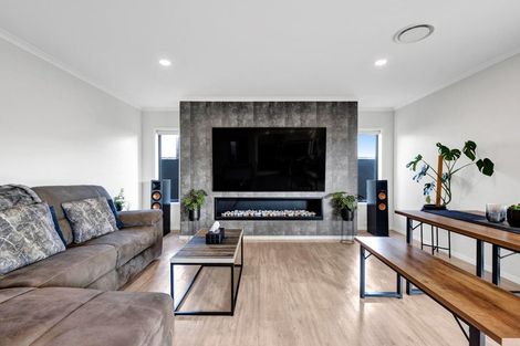 Photo of property in 65 Links Drive, Waiwhakaiho, New Plymouth, 4312