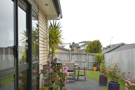 Photo of property in 10 Bonny Crescent, Massey, Auckland, 0614