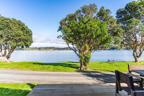 Photo of property in 6 The Strand, Whakapirau, Maungaturoto, 0583