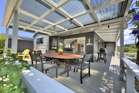 Photo of property in 402 Linton Crescent, Whangamata, 3620