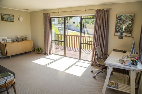 Photo of property in 2/23 Quebec Road, Milford, Auckland, 0620