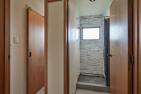 Photo of property in 1422 Woodstock Avenue, Mayfair, Hastings, 4122