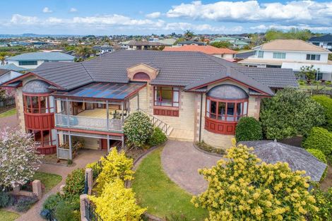 Photo of property in 54 Cherub Place, West Harbour, Auckland, 0618