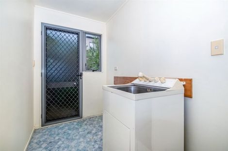 Photo of property in 14 Capilano Place, Glenfield, Auckland, 0629