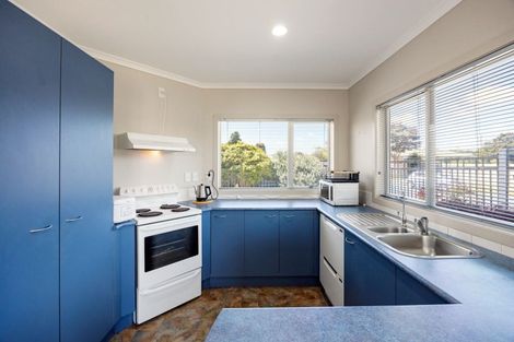 Photo of property in 50 Catalina Drive, Melville, Hamilton, 3206