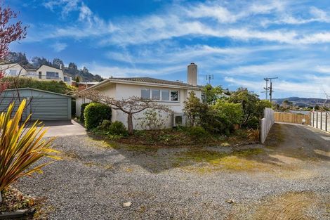 Photo of property in 21 Honeystone Street, Helensburgh, Dunedin, 9010