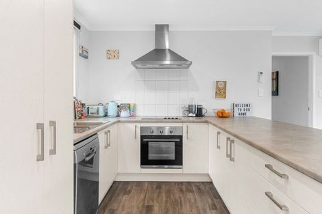 Photo of property in 8 Wai Huri Place, Omokoroa, 3114