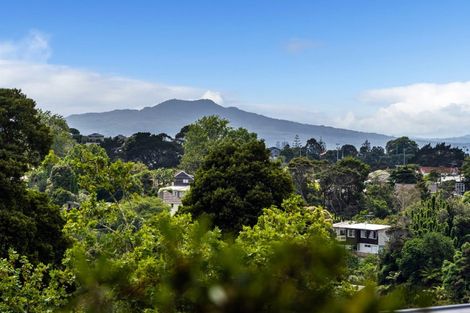 Photo of property in 15b Verran Road, Birkenhead, Auckland, 0626