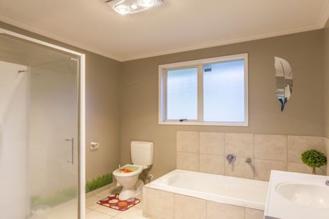 Photo of property in 6 Raddington Way, Huntington, Hamilton, 3210