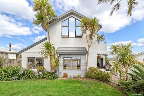 Photo of property in 62 Stanmore Bay Road, Stanmore Bay, Whangaparaoa, 0932