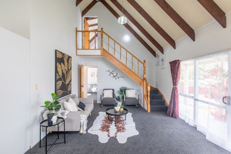 Photo of property in 9 Garland Drive, St Andrews, Hamilton, 3200