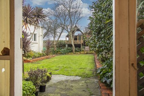 Photo of property in 1 Tyne Street, Carterton, 5713