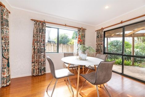 Photo of property in 72 Konini Road, Titirangi, Auckland, 0604