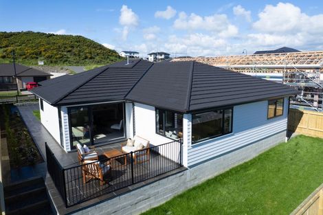 Photo of property in 26 Te Hoiere Street, Aotea, Porirua, 5024