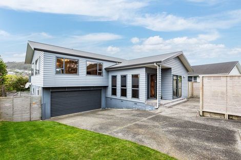 Photo of property in 154 Kahu Road, Paremata, Porirua, 5024
