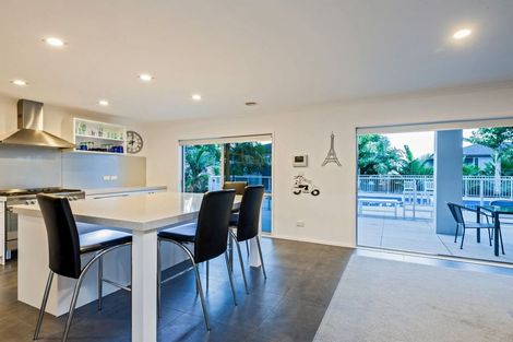 Photo of property in 9 Fairbairn Place, East Tamaki Heights, Auckland, 2016