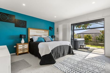 Photo of property in 79 Mclarin Road, Glenbrook, Waiuku, 2681