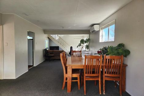 Photo of property in 12 Pitcairn Street, Oakura, 4314