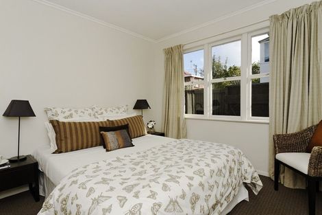 Photo of property in 17 Sheridan Drive, New Lynn, Auckland, 0600