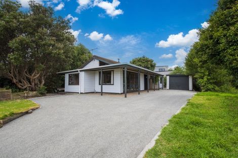 Photo of property in 2 Flaxmere Street, Waikanae Beach, Waikanae, 5036