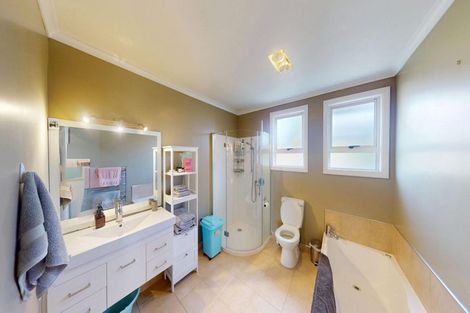 Photo of property in 47 Wilson Street, Waverley, 4510