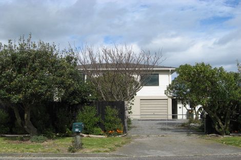 Photo of property in 10 James Street, Waikawa Beach, Manakau, 5573