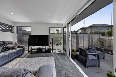 Photo of property in 17a Heta Road, Highlands Park, New Plymouth, 4312