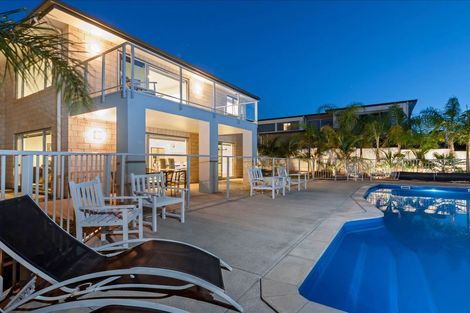 Photo of property in 9 Fairbairn Place, East Tamaki Heights, Auckland, 2016