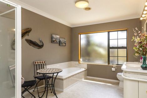 Photo of property in 6 Maniapoto Grove, Waipahihi, Taupo, 3330