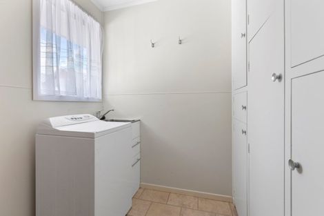 Photo of property in 2/256 Courtenay Street, Strandon, New Plymouth, 4312