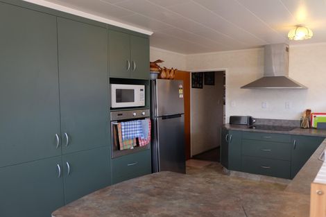 Photo of property in 28 Mcvie Road, Huntly, 3700