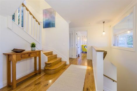 Photo of property in 48a Waterview Road, Stanley Point, Auckland, 0624