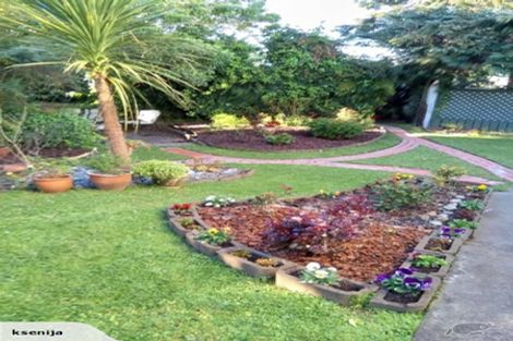 Photo of property in 27 The Drive, Tawa, Wellington, 5028