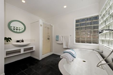 Photo of property in 35 Beach Valley Road, Piha, New Lynn, 0772