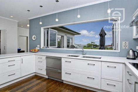 Photo of property in 11a Maleme Avenue, Belmont, Auckland, 0622