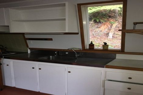 Photo of property in 92 Wyndham Road, Pinehaven, Upper Hutt, 5019