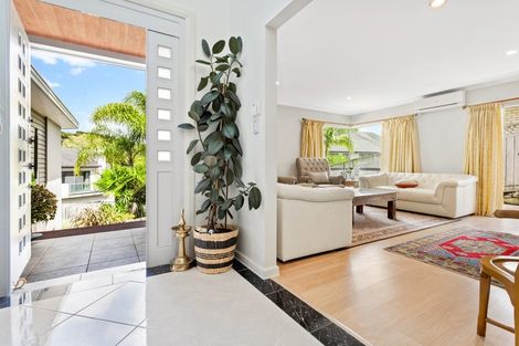 Photo of property in 6 Fernbank Lane, Greenhithe, Auckland, 0632