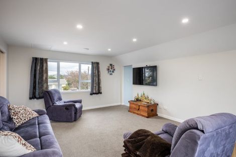 Photo of property in 8 York Crescent, Westown, New Plymouth, 4310