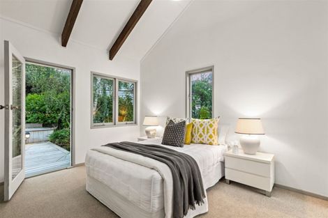 Photo of property in 70 Heathcote Road, Castor Bay, Auckland, 0620