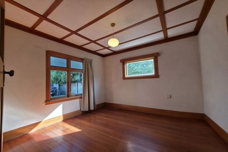 Photo of property in 2 Harvey Road, Bluff Hill, Napier, 4110