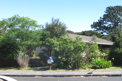 Photo of property in 35 Gladys Avenue, Glenfield, Auckland, 0629