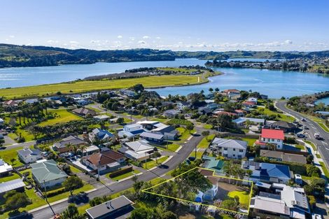 Photo of property in 6 Uenuku Avenue, Raglan, 3225